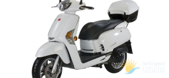 Rent-a-scooter Vespa white Like 50 cc